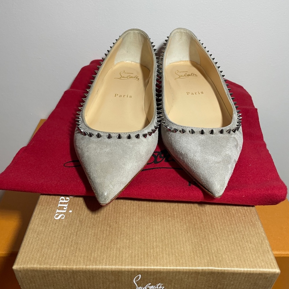 NIB Christian Louboutin Anjalina Spiked Suede flats - Picture 3 of 5